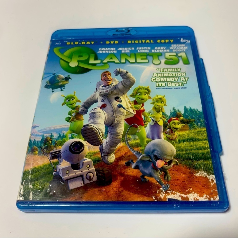 Planet 51 Blu-ray and DVD combo pack of the 2009 animated Sony film.